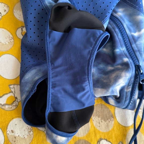 Lululemon Swell Seeker one piece paddle suit size 2 - Picture 15 of 16